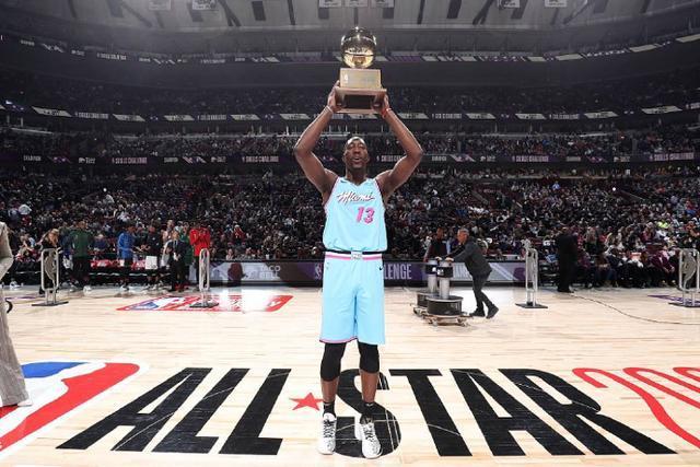 余嘉豪18分王哲林13分10篮板 浙江力克上海